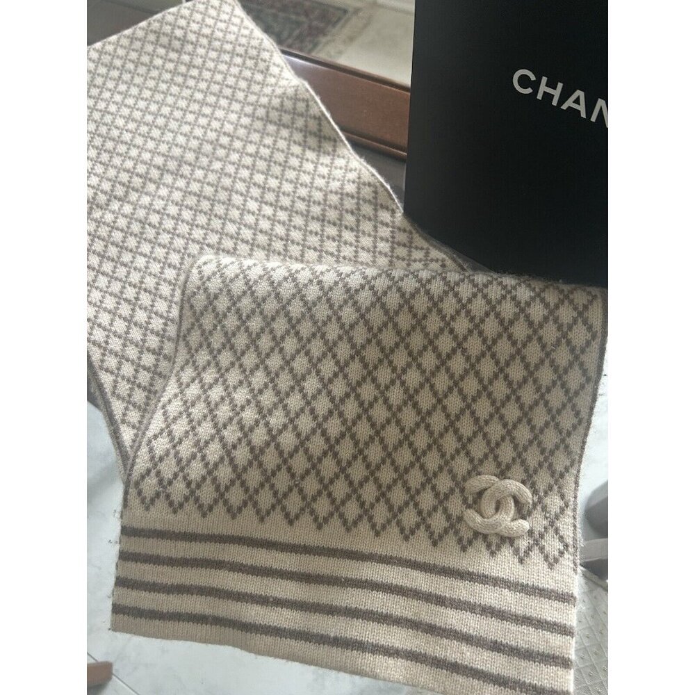 CHANEL Milk tea Beige CC Logo Cashmere Scarf Wrap Stole - Picture 3 of 6
